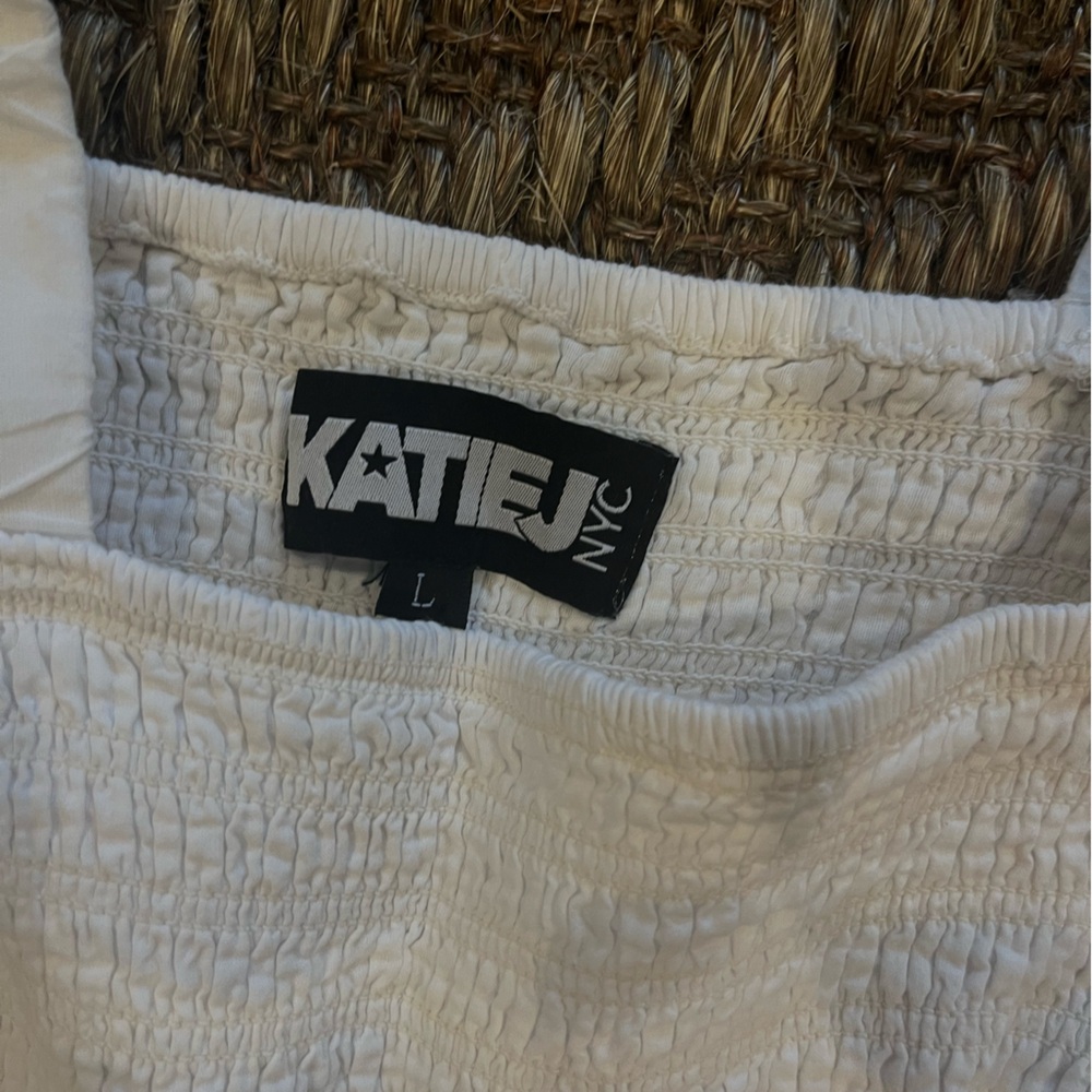 Katie J Ribbed Ruffle Top - Picture 2 of 2